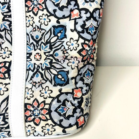 Vera Bradley Trimmed Quilted Lightweight Tote Lisbon Medallion Design (Stains) - Picture 8 of 10